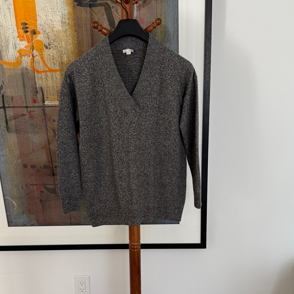 GAP Women’s V-Neck Sweater